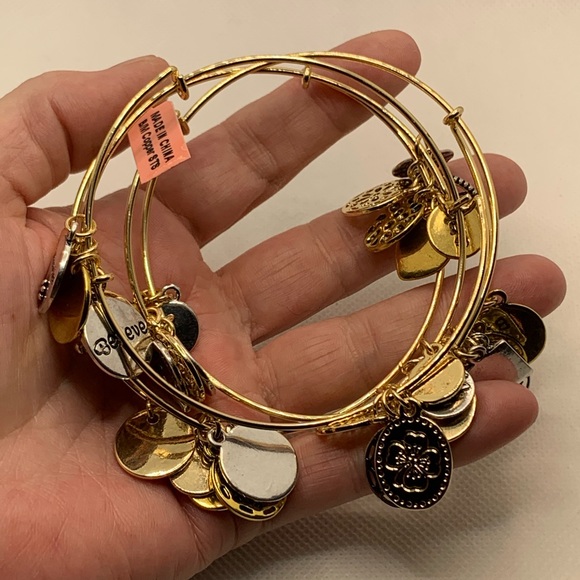 SET OF 3 BANGLES WITH INSPIRATIONAL CHARMS - Picture 8 of 8